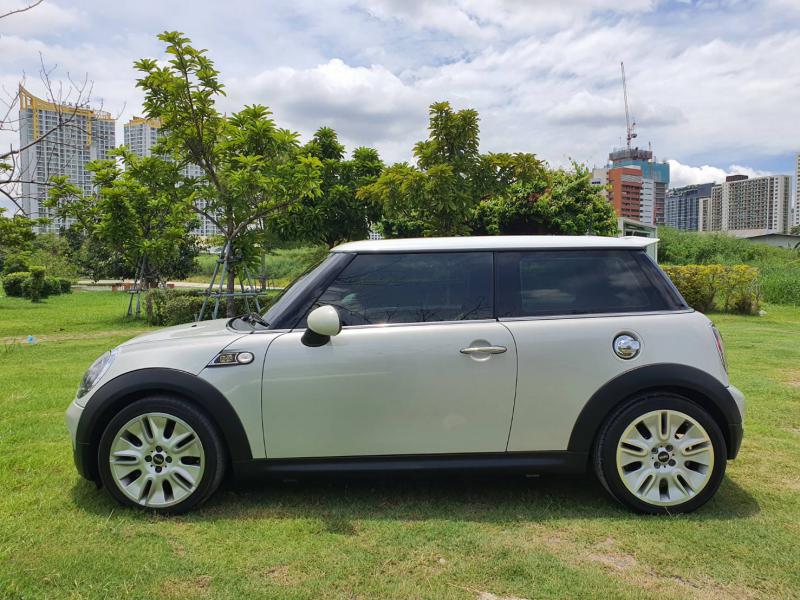 MINI Cooper S รุ่นพิเศษ50ปี CAMDEN 2010