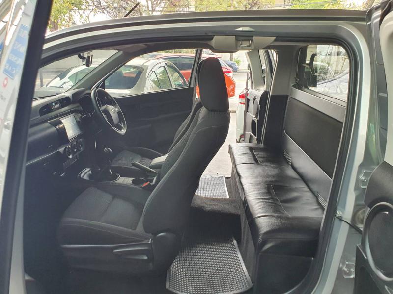 TOYOTA Hilux Revo 2.4 Entry Smart Cab Z Edition 2021